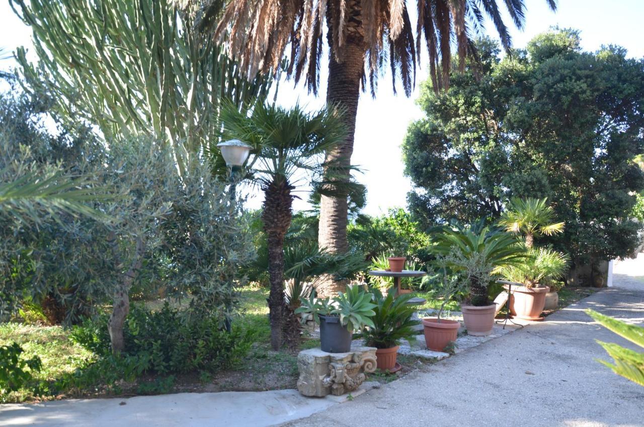 Il Paradiso Di Giacomo Erice Buitenkant foto