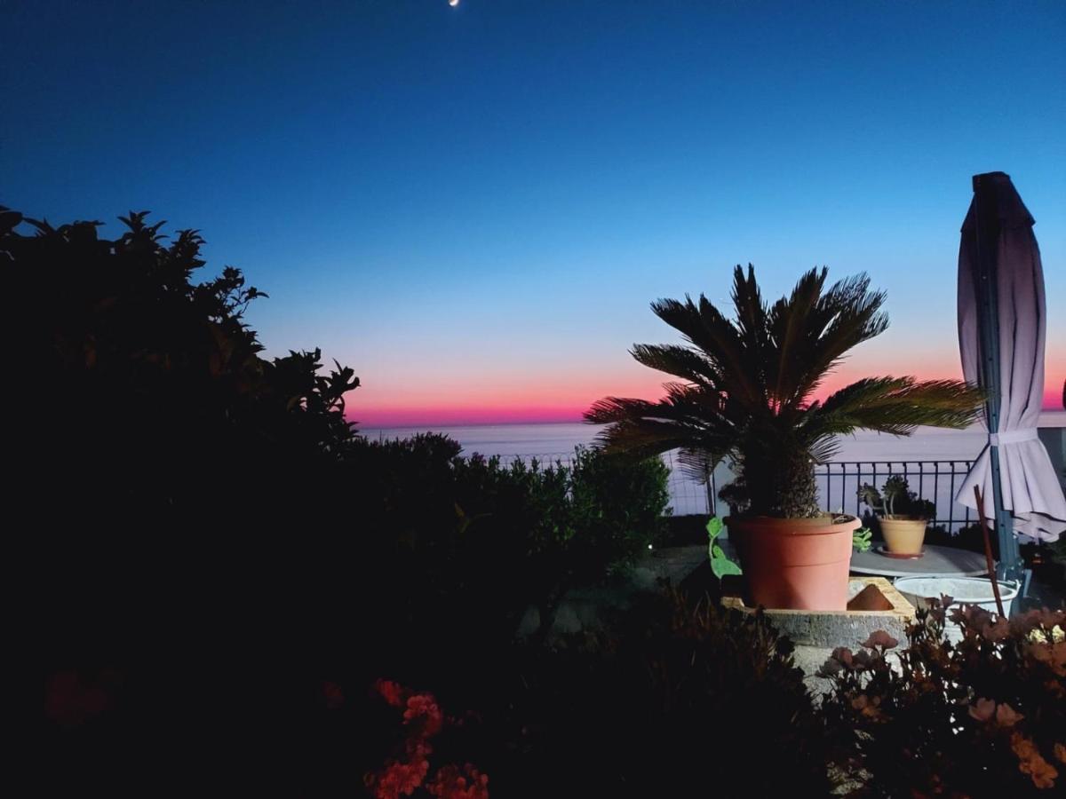 Il Paradiso Di Giacomo Erice Buitenkant foto